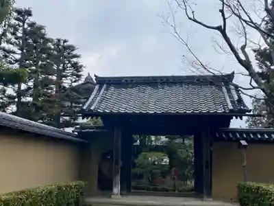 聚光院の山門・神門
