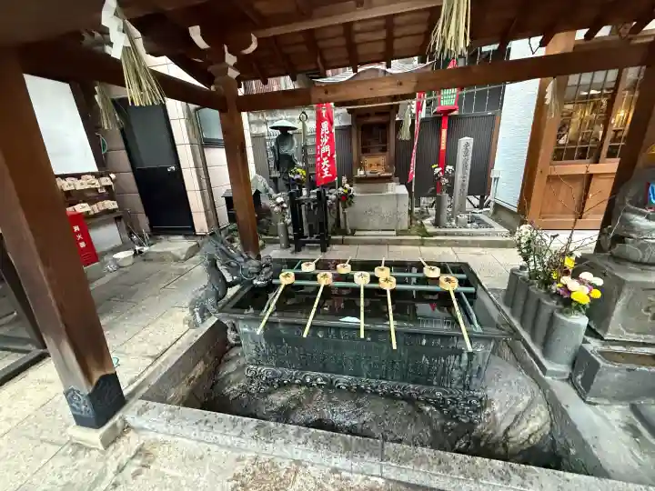 袋町お聖天 福生院の{uncategorized: "未分類", other: "その他", undefined: "問題あり", building: "その他建物", grave: "お墓", sacred_gate: "鳥居", guardian: "狛犬", statue: "像", buddha: "仏像", history: "歴史", nature: "自然", garden: "庭園", animal: "動物", pagoda: "塔", temizu: "手水舎", mountain_gate: "山門・神門", sanctuary: "本殿・本堂", subordinate: "末社・摂社", art: "芸術", scenery: "景色", jizo: "地蔵", ema: "絵馬", goshuin: "御朱印", omikuji: "おみくじ", items: "授与品その他", amulet: "お守り", goshuincho: "御朱印帳", eats: "食事", festival: "お祭り", votive_dance: "神楽", shichigosan: "七五三参", wedding: "結婚式", experience: "体験その他", initially: "初詣", around: "周辺", anti_infection: "感染症対策"}