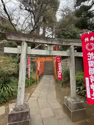 花園稲荷神社の{uncategorized: "未分類", other: "その他", undefined: "問題あり", building: "その他建物", grave: "お墓", sacred_gate: "鳥居", guardian: "狛犬", statue: "像", buddha: "仏像", history: "歴史", nature: "自然", garden: "庭園", animal: "動物", pagoda: "塔", temizu: "手水舎", mountain_gate: "山門・神門", sanctuary: "本殿・本堂", subordinate: "末社・摂社", art: "芸術", scenery: "景色", jizo: "地蔵", ema: "絵馬", goshuin: "御朱印", omikuji: "おみくじ", items: "授与品その他", amulet: "お守り", goshuincho: "御朱印帳", eats: "食事", festival: "お祭り", votive_dance: "神楽", shichigosan: "七五三参", wedding: "結婚式", experience: "体験その他", initially: "初詣", around: "周辺", anti_infection: "感染症対策"}