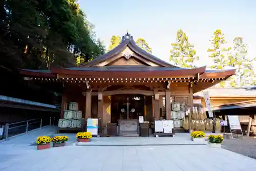 高麗神社の本殿