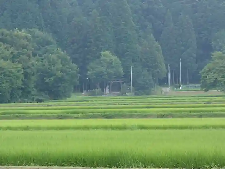 都祁山口神社の周辺