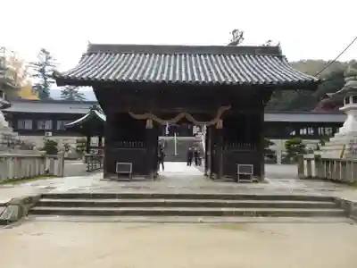吉備津彦神社の山門・神門