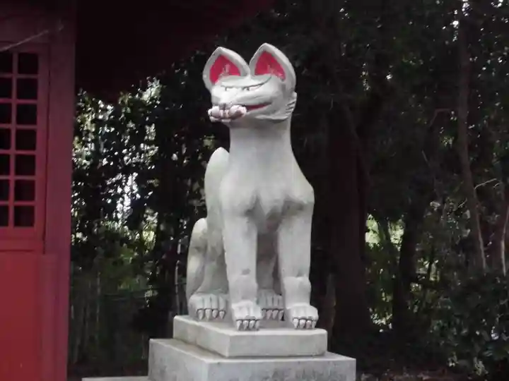 椿稲荷社の狛犬