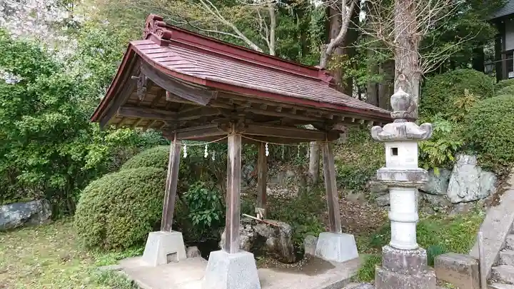 青渭神社里宮の手水舎