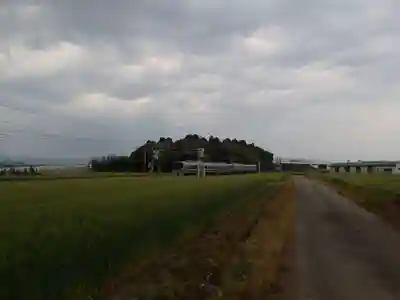 刀何理神社の周辺