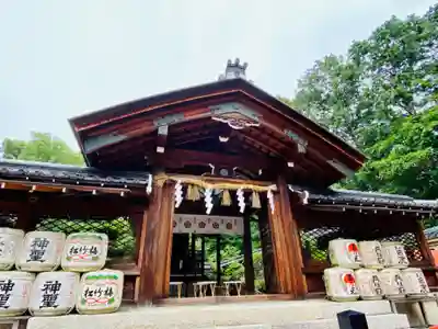 建勲神社の山門・神門