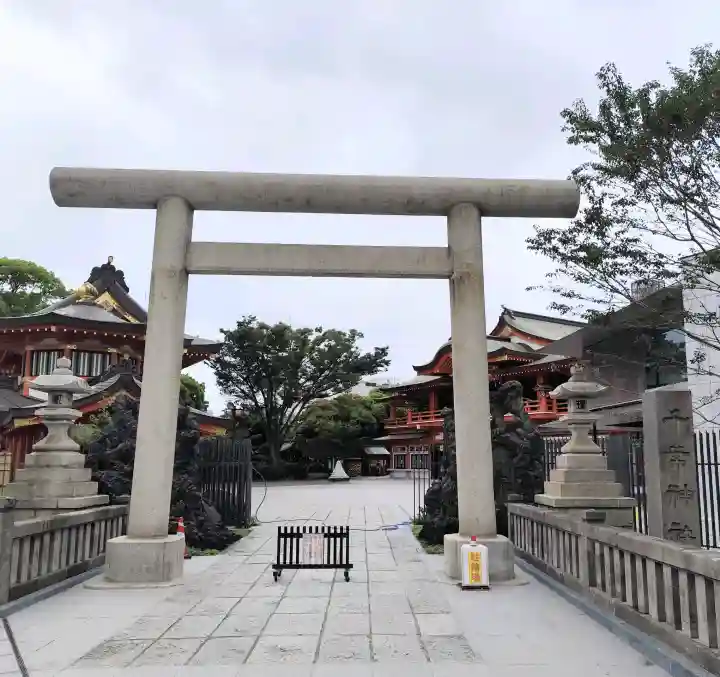 千葉神社の{uncategorized: "未分類", other: "その他", undefined: "問題あり", building: "その他建物", grave: "お墓", sacred_gate: "鳥居", guardian: "狛犬", statue: "像", buddha: "仏像", history: "歴史", nature: "自然", garden: "庭園", animal: "動物", pagoda: "塔", temizu: "手水舎", mountain_gate: "山門・神門", sanctuary: "本殿・本堂", subordinate: "末社・摂社", art: "芸術", scenery: "景色", jizo: "地蔵", ema: "絵馬", goshuin: "御朱印", omikuji: "おみくじ", items: "授与品その他", amulet: "お守り", goshuincho: "御朱印帳", eats: "食事", festival: "お祭り", votive_dance: "神楽", shichigosan: "七五三参", wedding: "結婚式", experience: "体験その他", initially: "初詣", around: "周辺", anti_infection: "感染症対策"}