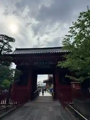 浅草神社の{uncategorized: "未分類", other: "その他", undefined: "問題あり", building: "その他建物", grave: "お墓", sacred_gate: "鳥居", guardian: "狛犬", statue: "像", buddha: "仏像", history: "歴史", nature: "自然", garden: "庭園", animal: "動物", pagoda: "塔", temizu: "手水舎", mountain_gate: "山門・神門", sanctuary: "本殿・本堂", subordinate: "末社・摂社", art: "芸術", scenery: "景色", jizo: "地蔵", ema: "絵馬", goshuin: "御朱印", omikuji: "おみくじ", items: "授与品その他", amulet: "お守り", goshuincho: "御朱印帳", eats: "食事", festival: "お祭り", votive_dance: "神楽", shichigosan: "七五三参", wedding: "結婚式", experience: "体験その他", initially: "初詣", around: "周辺", anti_infection: "感染症対策"}