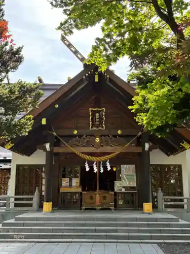 西野神社の{uncategorized: "未分類", other: "その他", undefined: "問題あり", building: "その他建物", grave: "お墓", sacred_gate: "鳥居", guardian: "狛犬", statue: "像", buddha: "仏像", history: "歴史", nature: "自然", garden: "庭園", animal: "動物", pagoda: "塔", temizu: "手水舎", mountain_gate: "山門・神門", sanctuary: "本殿・本堂", subordinate: "末社・摂社", art: "芸術", scenery: "景色", jizo: "地蔵", ema: "絵馬", goshuin: "御朱印", omikuji: "おみくじ", items: "授与品その他", amulet: "お守り", goshuincho: "御朱印帳", eats: "食事", festival: "お祭り", votive_dance: "神楽", shichigosan: "七五三参", wedding: "結婚式", experience: "体験その他", initially: "初詣", around: "周辺", anti_infection: "感染症対策"}