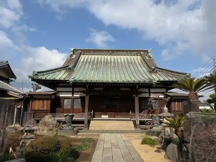 九品寺の{uncategorized: "未分類", other: "その他", undefined: "問題あり", building: "その他建物", grave: "お墓", sacred_gate: "鳥居", guardian: "狛犬", statue: "像", buddha: "仏像", history: "歴史", nature: "自然", garden: "庭園", animal: "動物", pagoda: "塔", temizu: "手水舎", mountain_gate: "山門・神門", sanctuary: "本殿・本堂", subordinate: "末社・摂社", art: "芸術", scenery: "景色", jizo: "地蔵", ema: "絵馬", goshuin: "御朱印", omikuji: "おみくじ", items: "授与品その他", amulet: "お守り", goshuincho: "御朱印帳", eats: "食事", festival: "お祭り", votive_dance: "神楽", shichigosan: "七五三参", wedding: "結婚式", experience: "体験その他", initially: "初詣", around: "周辺", anti_infection: "感染症対策"}