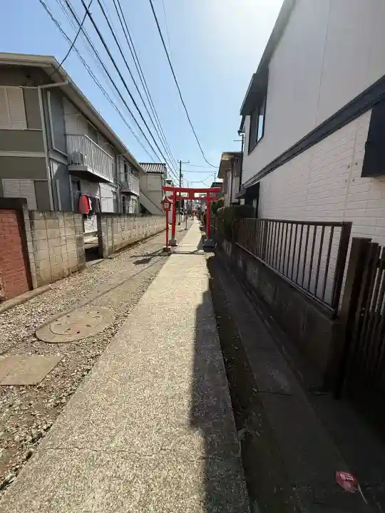久富稲荷神社の{uncategorized: "未分類", other: "その他", undefined: "問題あり", building: "その他建物", grave: "お墓", sacred_gate: "鳥居", guardian: "狛犬", statue: "像", buddha: "仏像", history: "歴史", nature: "自然", garden: "庭園", animal: "動物", pagoda: "塔", temizu: "手水舎", mountain_gate: "山門・神門", sanctuary: "本殿・本堂", subordinate: "末社・摂社", art: "芸術", scenery: "景色", jizo: "地蔵", ema: "絵馬", goshuin: "御朱印", omikuji: "おみくじ", items: "授与品その他", amulet: "お守り", goshuincho: "御朱印帳", eats: "食事", festival: "お祭り", votive_dance: "神楽", shichigosan: "七五三参", wedding: "結婚式", experience: "体験その他", initially: "初詣", around: "周辺", anti_infection: "感染症対策"}