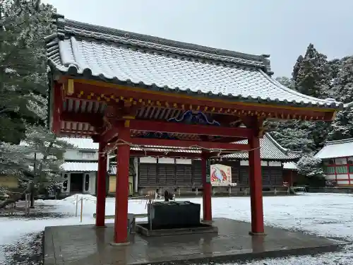 美濃國一宮　南宮大社の{uncategorized: "未分類", other: "その他", undefined: "問題あり", building: "その他建物", grave: "お墓", sacred_gate: "鳥居", guardian: "狛犬", statue: "像", buddha: "仏像", history: "歴史", nature: "自然", garden: "庭園", animal: "動物", pagoda: "塔", temizu: "手水舎", mountain_gate: "山門・神門", sanctuary: "本殿・本堂", subordinate: "末社・摂社", art: "芸術", scenery: "景色", jizo: "地蔵", ema: "絵馬", goshuin: "御朱印", omikuji: "おみくじ", items: "授与品その他", amulet: "お守り", goshuincho: "御朱印帳", eats: "食事", festival: "お祭り", votive_dance: "神楽", shichigosan: "七五三参", wedding: "結婚式", experience: "体験その他", initially: "初詣", around: "周辺", anti_infection: "感染症対策"}