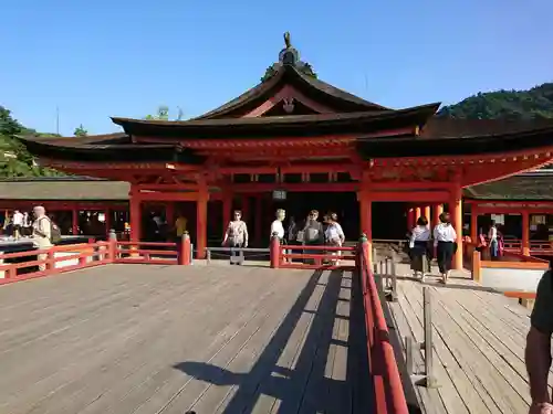 厳島神社の本殿