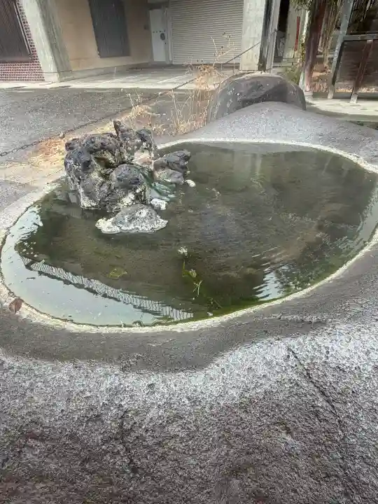 手長神社の{uncategorized: "未分類", other: "その他", undefined: "問題あり", building: "その他建物", grave: "お墓", sacred_gate: "鳥居", guardian: "狛犬", statue: "像", buddha: "仏像", history: "歴史", nature: "自然", garden: "庭園", animal: "動物", pagoda: "塔", temizu: "手水舎", mountain_gate: "山門・神門", sanctuary: "本殿・本堂", subordinate: "末社・摂社", art: "芸術", scenery: "景色", jizo: "地蔵", ema: "絵馬", goshuin: "御朱印", omikuji: "おみくじ", items: "授与品その他", amulet: "お守り", goshuincho: "御朱印帳", eats: "食事", festival: "お祭り", votive_dance: "神楽", shichigosan: "七五三参", wedding: "結婚式", experience: "体験その他", initially: "初詣", around: "周辺", anti_infection: "感染症対策"}