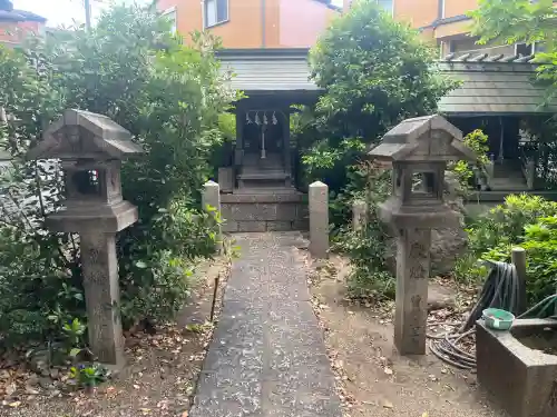 月洲神社の{uncategorized: "未分類", other: "その他", undefined: "問題あり", building: "その他建物", grave: "お墓", sacred_gate: "鳥居", guardian: "狛犬", statue: "像", buddha: "仏像", history: "歴史", nature: "自然", garden: "庭園", animal: "動物", pagoda: "塔", temizu: "手水舎", mountain_gate: "山門・神門", sanctuary: "本殿・本堂", subordinate: "末社・摂社", art: "芸術", scenery: "景色", jizo: "地蔵", ema: "絵馬", goshuin: "御朱印", omikuji: "おみくじ", items: "授与品その他", amulet: "お守り", goshuincho: "御朱印帳", eats: "食事", festival: "お祭り", votive_dance: "神楽", shichigosan: "七五三参", wedding: "結婚式", experience: "体験その他", initially: "初詣", around: "周辺", anti_infection: "感染症対策"}