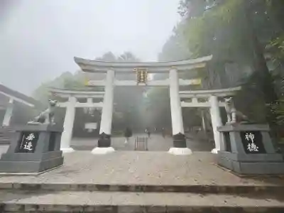 三峯神社の{uncategorized: "未分類", other: "その他", undefined: "問題あり", building: "その他建物", grave: "お墓", sacred_gate: "鳥居", guardian: "狛犬", statue: "像", buddha: "仏像", history: "歴史", nature: "自然", garden: "庭園", animal: "動物", pagoda: "塔", temizu: "手水舎", mountain_gate: "山門・神門", sanctuary: "本殿・本堂", subordinate: "末社・摂社", art: "芸術", scenery: "景色", jizo: "地蔵", ema: "絵馬", goshuin: "御朱印", omikuji: "おみくじ", items: "授与品その他", amulet: "お守り", goshuincho: "御朱印帳", eats: "食事", festival: "お祭り", votive_dance: "神楽", shichigosan: "七五三参", wedding: "結婚式", experience: "体験その他", initially: "初詣", around: "周辺", anti_infection: "感染症対策"}