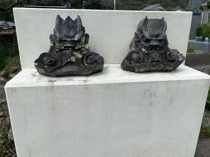 安楽寺の{uncategorized: "未分類", other: "その他", undefined: "問題あり", building: "その他建物", grave: "お墓", sacred_gate: "鳥居", guardian: "狛犬", statue: "像", buddha: "仏像", history: "歴史", nature: "自然", garden: "庭園", animal: "動物", pagoda: "塔", temizu: "手水舎", mountain_gate: "山門・神門", sanctuary: "本殿・本堂", subordinate: "末社・摂社", art: "芸術", scenery: "景色", jizo: "地蔵", ema: "絵馬", goshuin: "御朱印", omikuji: "おみくじ", items: "授与品その他", amulet: "お守り", goshuincho: "御朱印帳", eats: "食事", festival: "お祭り", votive_dance: "神楽", shichigosan: "七五三参", wedding: "結婚式", experience: "体験その他", initially: "初詣", around: "周辺", anti_infection: "感染症対策"}