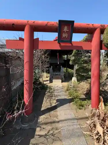 稲荷社の{uncategorized: "未分類", other: "その他", undefined: "問題あり", building: "その他建物", grave: "お墓", sacred_gate: "鳥居", guardian: "狛犬", statue: "像", buddha: "仏像", history: "歴史", nature: "自然", garden: "庭園", animal: "動物", pagoda: "塔", temizu: "手水舎", mountain_gate: "山門・神門", sanctuary: "本殿・本堂", subordinate: "末社・摂社", art: "芸術", scenery: "景色", jizo: "地蔵", ema: "絵馬", goshuin: "御朱印", omikuji: "おみくじ", items: "授与品その他", amulet: "お守り", goshuincho: "御朱印帳", eats: "食事", festival: "お祭り", votive_dance: "神楽", shichigosan: "七五三参", wedding: "結婚式", experience: "体験その他", initially: "初詣", around: "周辺", anti_infection: "感染症対策"}