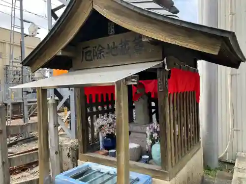 厄除地蔵尊の{uncategorized: "未分類", other: "その他", undefined: "問題あり", building: "その他建物", grave: "お墓", sacred_gate: "鳥居", guardian: "狛犬", statue: "像", buddha: "仏像", history: "歴史", nature: "自然", garden: "庭園", animal: "動物", pagoda: "塔", temizu: "手水舎", mountain_gate: "山門・神門", sanctuary: "本殿・本堂", subordinate: "末社・摂社", art: "芸術", scenery: "景色", jizo: "地蔵", ema: "絵馬", goshuin: "御朱印", omikuji: "おみくじ", items: "授与品その他", amulet: "お守り", goshuincho: "御朱印帳", eats: "食事", festival: "お祭り", votive_dance: "神楽", shichigosan: "七五三参", wedding: "結婚式", experience: "体験その他", initially: "初詣", around: "周辺", anti_infection: "感染症対策"}