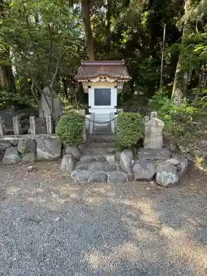 五所神社の{uncategorized: "未分類", other: "その他", undefined: "問題あり", building: "その他建物", grave: "お墓", sacred_gate: "鳥居", guardian: "狛犬", statue: "像", buddha: "仏像", history: "歴史", nature: "自然", garden: "庭園", animal: "動物", pagoda: "塔", temizu: "手水舎", mountain_gate: "山門・神門", sanctuary: "本殿・本堂", subordinate: "末社・摂社", art: "芸術", scenery: "景色", jizo: "地蔵", ema: "絵馬", goshuin: "御朱印", omikuji: "おみくじ", items: "授与品その他", amulet: "お守り", goshuincho: "御朱印帳", eats: "食事", festival: "お祭り", votive_dance: "神楽", shichigosan: "七五三参", wedding: "結婚式", experience: "体験その他", initially: "初詣", around: "周辺", anti_infection: "感染症対策"}