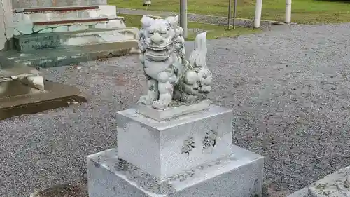 枝幸厳島神社の狛犬