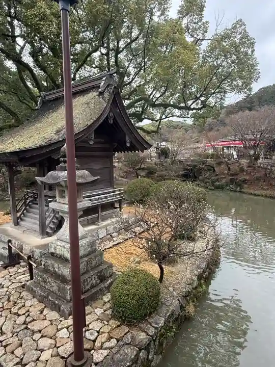 太宰府天満宮の{uncategorized: "未分類", other: "その他", undefined: "問題あり", building: "その他建物", grave: "お墓", sacred_gate: "鳥居", guardian: "狛犬", statue: "像", buddha: "仏像", history: "歴史", nature: "自然", garden: "庭園", animal: "動物", pagoda: "塔", temizu: "手水舎", mountain_gate: "山門・神門", sanctuary: "本殿・本堂", subordinate: "末社・摂社", art: "芸術", scenery: "景色", jizo: "地蔵", ema: "絵馬", goshuin: "御朱印", omikuji: "おみくじ", items: "授与品その他", amulet: "お守り", goshuincho: "御朱印帳", eats: "食事", festival: "お祭り", votive_dance: "神楽", shichigosan: "七五三参", wedding: "結婚式", experience: "体験その他", initially: "初詣", around: "周辺", anti_infection: "感染症対策"}