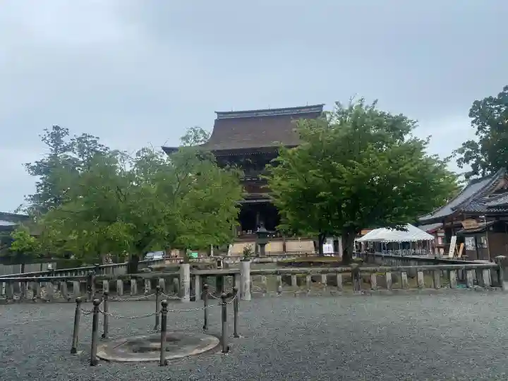金峯山寺の{uncategorized: "未分類", other: "その他", undefined: "問題あり", building: "その他建物", grave: "お墓", sacred_gate: "鳥居", guardian: "狛犬", statue: "像", buddha: "仏像", history: "歴史", nature: "自然", garden: "庭園", animal: "動物", pagoda: "塔", temizu: "手水舎", mountain_gate: "山門・神門", sanctuary: "本殿・本堂", subordinate: "末社・摂社", art: "芸術", scenery: "景色", jizo: "地蔵", ema: "絵馬", goshuin: "御朱印", omikuji: "おみくじ", items: "授与品その他", amulet: "お守り", goshuincho: "御朱印帳", eats: "食事", festival: "お祭り", votive_dance: "神楽", shichigosan: "七五三参", wedding: "結婚式", experience: "体験その他", initially: "初詣", around: "周辺", anti_infection: "感染症対策"}