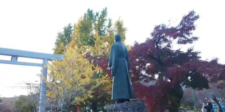 桃太郎神社(栗栖)の像