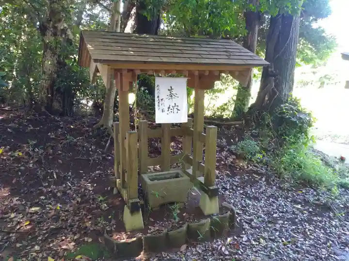 大六天王神社の手水舎