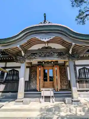 日蓮宗龍口山本龍寺の{uncategorized: "未分類", other: "その他", undefined: "問題あり", building: "その他建物", grave: "お墓", sacred_gate: "鳥居", guardian: "狛犬", statue: "像", buddha: "仏像", history: "歴史", nature: "自然", garden: "庭園", animal: "動物", pagoda: "塔", temizu: "手水舎", mountain_gate: "山門・神門", sanctuary: "本殿・本堂", subordinate: "末社・摂社", art: "芸術", scenery: "景色", jizo: "地蔵", ema: "絵馬", goshuin: "御朱印", omikuji: "おみくじ", items: "授与品その他", amulet: "お守り", goshuincho: "御朱印帳", eats: "食事", festival: "お祭り", votive_dance: "神楽", shichigosan: "七五三参", wedding: "結婚式", experience: "体験その他", initially: "初詣", around: "周辺", anti_infection: "感染症対策"}