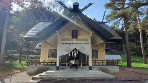 滝上神社の本殿