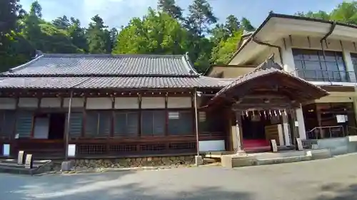 玉泉寺の本殿