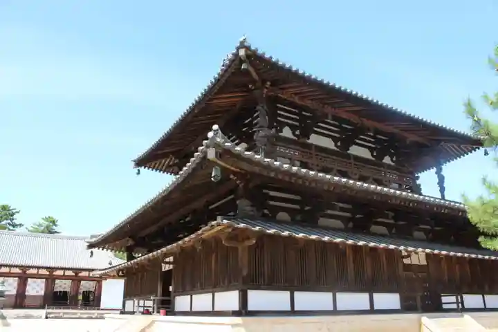 法隆寺の本殿・本堂