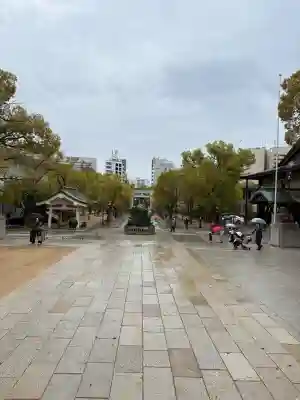 湊川神社の{uncategorized: "未分類", other: "その他", undefined: "問題あり", building: "その他建物", grave: "お墓", sacred_gate: "鳥居", guardian: "狛犬", statue: "像", buddha: "仏像", history: "歴史", nature: "自然", garden: "庭園", animal: "動物", pagoda: "塔", temizu: "手水舎", mountain_gate: "山門・神門", sanctuary: "本殿・本堂", subordinate: "末社・摂社", art: "芸術", scenery: "景色", jizo: "地蔵", ema: "絵馬", goshuin: "御朱印", omikuji: "おみくじ", items: "授与品その他", amulet: "お守り", goshuincho: "御朱印帳", eats: "食事", festival: "お祭り", votive_dance: "神楽", shichigosan: "七五三参", wedding: "結婚式", experience: "体験その他", initially: "初詣", around: "周辺", anti_infection: "感染症対策"}