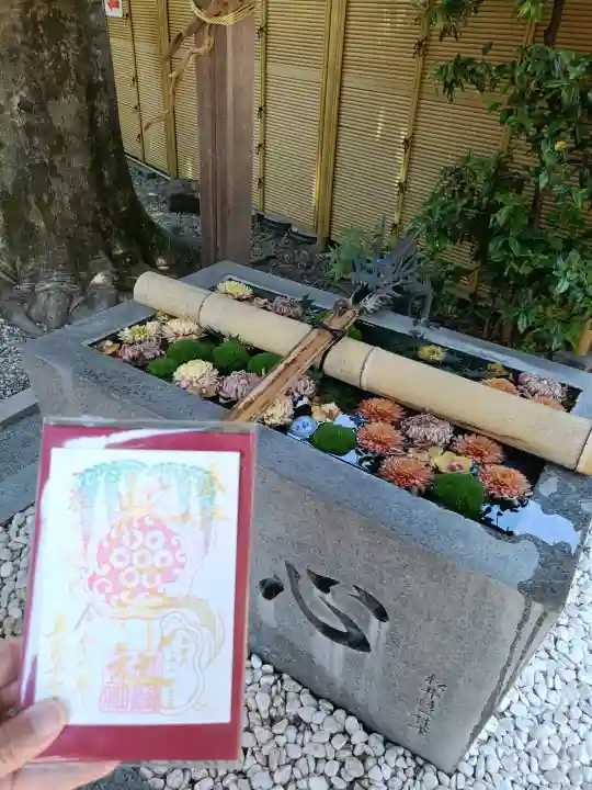 蛇窪神社の{uncategorized: "未分類", other: "その他", undefined: "問題あり", building: "その他建物", grave: "お墓", sacred_gate: "鳥居", guardian: "狛犬", statue: "像", buddha: "仏像", history: "歴史", nature: "自然", garden: "庭園", animal: "動物", pagoda: "塔", temizu: "手水舎", mountain_gate: "山門・神門", sanctuary: "本殿・本堂", subordinate: "末社・摂社", art: "芸術", scenery: "景色", jizo: "地蔵", ema: "絵馬", goshuin: "御朱印", omikuji: "おみくじ", items: "授与品その他", amulet: "お守り", goshuincho: "御朱印帳", eats: "食事", festival: "お祭り", votive_dance: "神楽", shichigosan: "七五三参", wedding: "結婚式", experience: "体験その他", initially: "初詣", around: "周辺", anti_infection: "感染症対策"}
