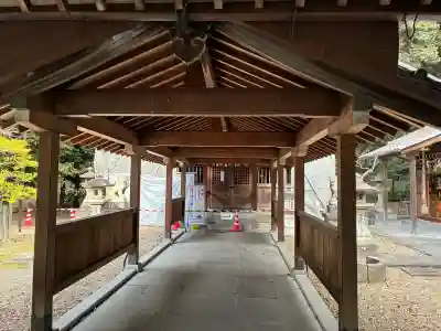 旦椋神社の{uncategorized: "未分類", other: "その他", undefined: "問題あり", building: "その他建物", grave: "お墓", sacred_gate: "鳥居", guardian: "狛犬", statue: "像", buddha: "仏像", history: "歴史", nature: "自然", garden: "庭園", animal: "動物", pagoda: "塔", temizu: "手水舎", mountain_gate: "山門・神門", sanctuary: "本殿・本堂", subordinate: "末社・摂社", art: "芸術", scenery: "景色", jizo: "地蔵", ema: "絵馬", goshuin: "御朱印", omikuji: "おみくじ", items: "授与品その他", amulet: "お守り", goshuincho: "御朱印帳", eats: "食事", festival: "お祭り", votive_dance: "神楽", shichigosan: "七五三参", wedding: "結婚式", experience: "体験その他", initially: "初詣", around: "周辺", anti_infection: "感染症対策"}