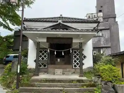 医王寺薬師堂の{uncategorized: "未分類", other: "その他", undefined: "問題あり", building: "その他建物", grave: "お墓", sacred_gate: "鳥居", guardian: "狛犬", statue: "像", buddha: "仏像", history: "歴史", nature: "自然", garden: "庭園", animal: "動物", pagoda: "塔", temizu: "手水舎", mountain_gate: "山門・神門", sanctuary: "本殿・本堂", subordinate: "末社・摂社", art: "芸術", scenery: "景色", jizo: "地蔵", ema: "絵馬", goshuin: "御朱印", omikuji: "おみくじ", items: "授与品その他", amulet: "お守り", goshuincho: "御朱印帳", eats: "食事", festival: "お祭り", votive_dance: "神楽", shichigosan: "七五三参", wedding: "結婚式", experience: "体験その他", initially: "初詣", around: "周辺", anti_infection: "感染症対策"}