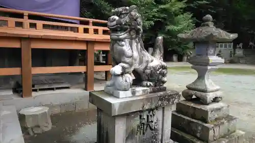 小国両神社の狛犬