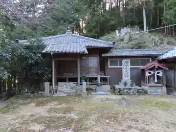 安楽寺の本殿・本堂