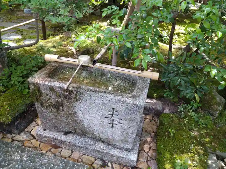 常寂光寺の手水舎