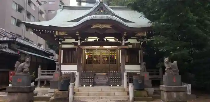 綾瀬稲荷神社の本殿・本堂