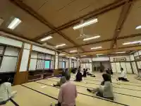 円覚寺の{uncategorized: "未分類", other: "その他", undefined: "問題あり", building: "その他建物", grave: "お墓", sacred_gate: "鳥居", guardian: "狛犬", statue: "像", buddha: "仏像", history: "歴史", nature: "自然", garden: "庭園", animal: "動物", pagoda: "塔", temizu: "手水舎", mountain_gate: "山門・神門", sanctuary: "本殿・本堂", subordinate: "末社・摂社", art: "芸術", scenery: "景色", jizo: "地蔵", ema: "絵馬", goshuin: "御朱印", omikuji: "おみくじ", items: "授与品その他", amulet: "お守り", goshuincho: "御朱印帳", eats: "食事", festival: "お祭り", votive_dance: "神楽", shichigosan: "七五三参", wedding: "結婚式", experience: "体験その他", initially: "初詣", around: "周辺", anti_infection: "感染症対策"}