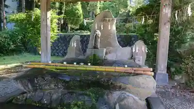 八海山尊神社の手水舎