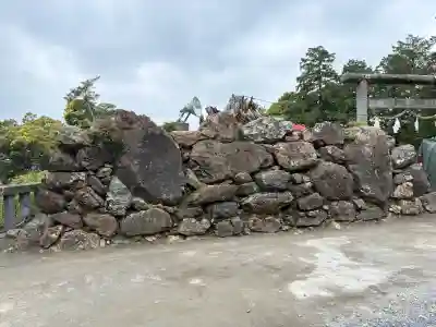 唐澤山神社の{uncategorized: "未分類", other: "その他", undefined: "問題あり", building: "その他建物", grave: "お墓", sacred_gate: "鳥居", guardian: "狛犬", statue: "像", buddha: "仏像", history: "歴史", nature: "自然", garden: "庭園", animal: "動物", pagoda: "塔", temizu: "手水舎", mountain_gate: "山門・神門", sanctuary: "本殿・本堂", subordinate: "末社・摂社", art: "芸術", scenery: "景色", jizo: "地蔵", ema: "絵馬", goshuin: "御朱印", omikuji: "おみくじ", items: "授与品その他", amulet: "お守り", goshuincho: "御朱印帳", eats: "食事", festival: "お祭り", votive_dance: "神楽", shichigosan: "七五三参", wedding: "結婚式", experience: "体験その他", initially: "初詣", around: "周辺", anti_infection: "感染症対策"}