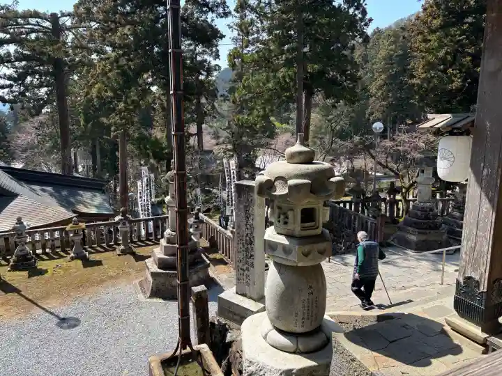 華厳寺の{uncategorized: "未分類", other: "その他", undefined: "問題あり", building: "その他建物", grave: "お墓", sacred_gate: "鳥居", guardian: "狛犬", statue: "像", buddha: "仏像", history: "歴史", nature: "自然", garden: "庭園", animal: "動物", pagoda: "塔", temizu: "手水舎", mountain_gate: "山門・神門", sanctuary: "本殿・本堂", subordinate: "末社・摂社", art: "芸術", scenery: "景色", jizo: "地蔵", ema: "絵馬", goshuin: "御朱印", omikuji: "おみくじ", items: "授与品その他", amulet: "お守り", goshuincho: "御朱印帳", eats: "食事", festival: "お祭り", votive_dance: "神楽", shichigosan: "七五三参", wedding: "結婚式", experience: "体験その他", initially: "初詣", around: "周辺", anti_infection: "感染症対策"}