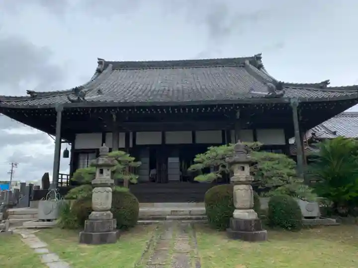 泉称寺の本殿・本堂