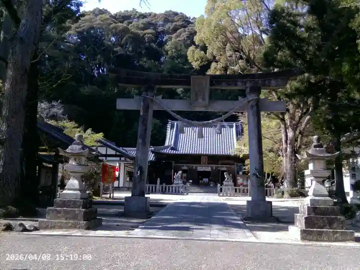八幡神社松平東照宮の{uncategorized: "未分類", other: "その他", undefined: "問題あり", building: "その他建物", grave: "お墓", sacred_gate: "鳥居", guardian: "狛犬", statue: "像", buddha: "仏像", history: "歴史", nature: "自然", garden: "庭園", animal: "動物", pagoda: "塔", temizu: "手水舎", mountain_gate: "山門・神門", sanctuary: "本殿・本堂", subordinate: "末社・摂社", art: "芸術", scenery: "景色", jizo: "地蔵", ema: "絵馬", goshuin: "御朱印", omikuji: "おみくじ", items: "授与品その他", amulet: "お守り", goshuincho: "御朱印帳", eats: "食事", festival: "お祭り", votive_dance: "神楽", shichigosan: "七五三参", wedding: "結婚式", experience: "体験その他", initially: "初詣", around: "周辺", anti_infection: "感染症対策"}