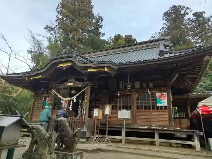 雄琴神社の本殿・本堂