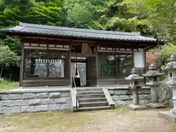 白山神社の{uncategorized: "未分類", other: "その他", undefined: "問題あり", building: "その他建物", grave: "お墓", sacred_gate: "鳥居", guardian: "狛犬", statue: "像", buddha: "仏像", history: "歴史", nature: "自然", garden: "庭園", animal: "動物", pagoda: "塔", temizu: "手水舎", mountain_gate: "山門・神門", sanctuary: "本殿・本堂", subordinate: "末社・摂社", art: "芸術", scenery: "景色", jizo: "地蔵", ema: "絵馬", goshuin: "御朱印", omikuji: "おみくじ", items: "授与品その他", amulet: "お守り", goshuincho: "御朱印帳", eats: "食事", festival: "お祭り", votive_dance: "神楽", shichigosan: "七五三参", wedding: "結婚式", experience: "体験その他", initially: "初詣", around: "周辺", anti_infection: "感染症対策"}