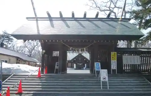 千歳神社の山門・神門